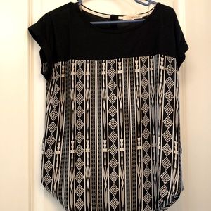 Rewind juniors size L short sleeve tribal tee